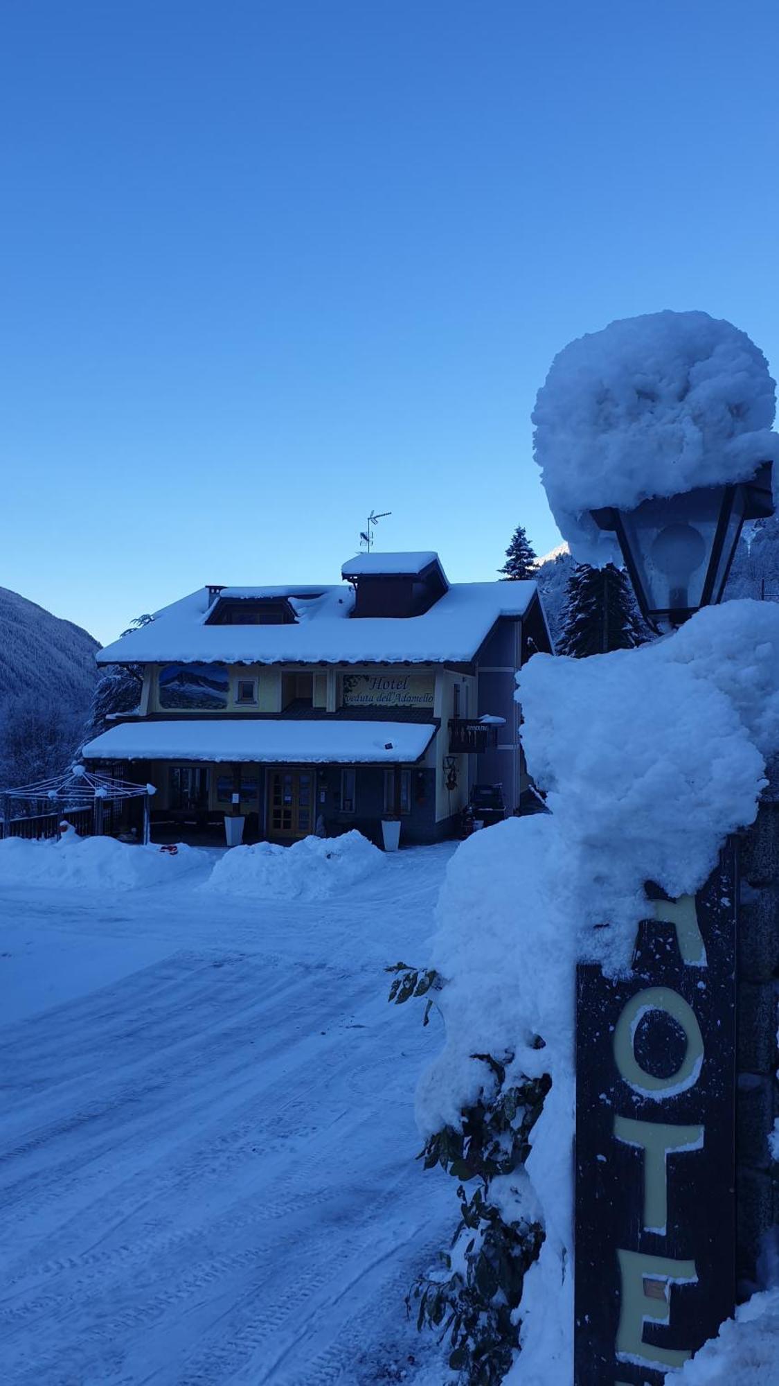 Hotel Veduta Dell'Adamello Temù Eksteriør billede
